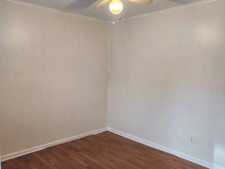 Swiss Village Apartments — Photo 15