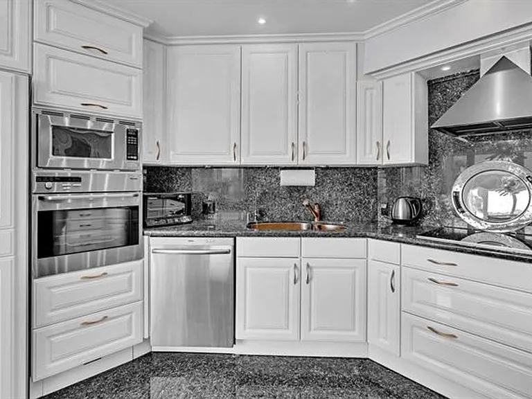 3320 W 90th St #Townhouse 3320 — Photo 11