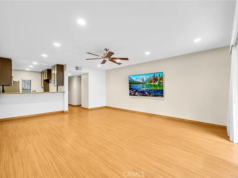 326 Tangelo #323 — Photo 11
