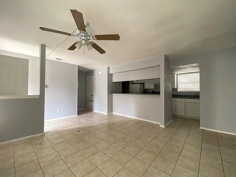 2322 Capitan Dr #C — Photo 3
