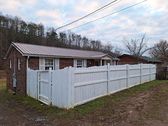 3rd image of 4748 Jones Cove Rd