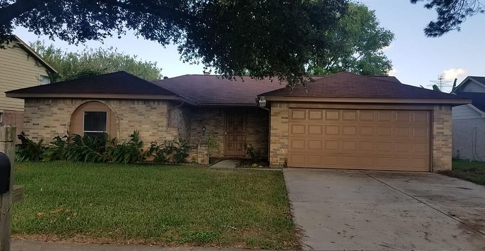 1st image of 527 Oakdale Dr