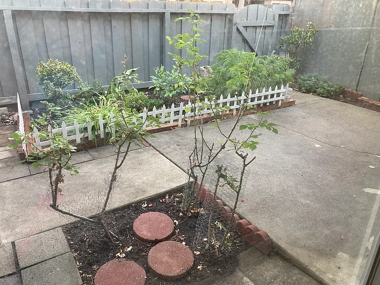 Cherrythorne Ln — Photo 5