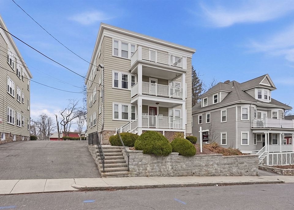 1st image of 15 Adelaide St #4