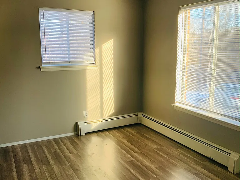 115 Campbell St — Photo 3