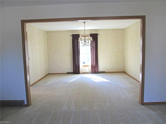 5th image of 7624 White Oak Dr