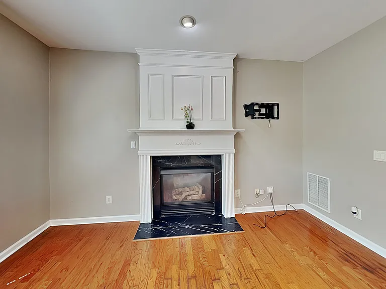 2639 Hooch Ct — Photo 3