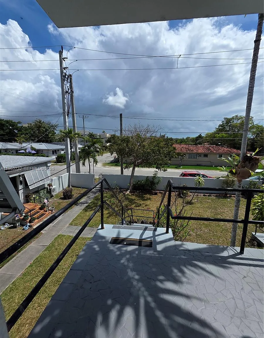Country Club Estates Sec — Photo 2