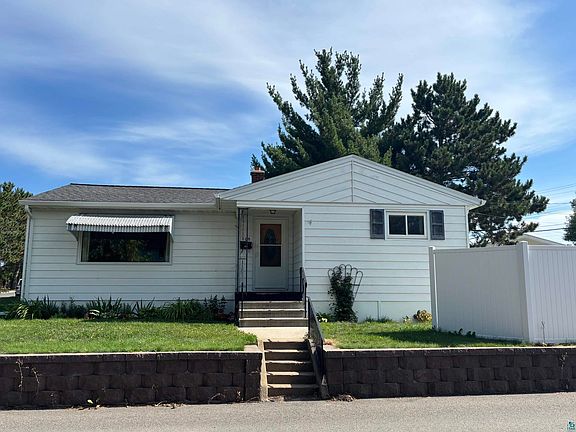 2nd image of 408 S 7th Ave E