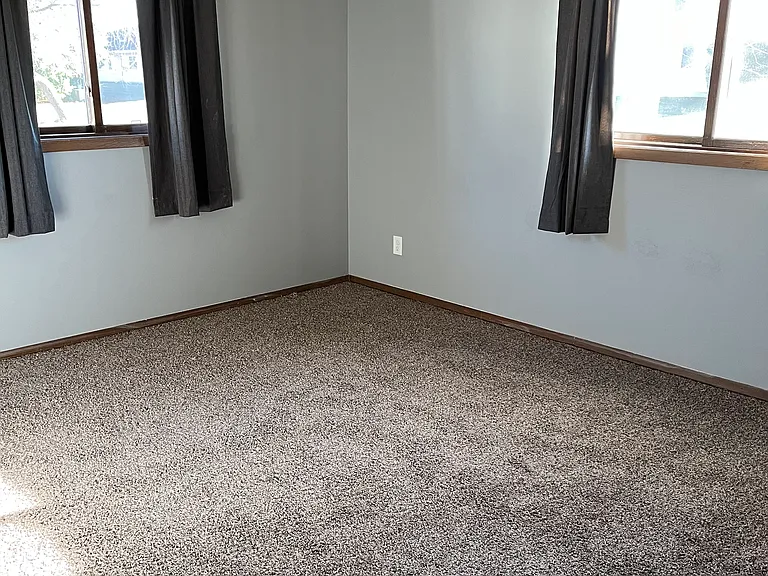 307 E Green Meadow Dr — Photo 7