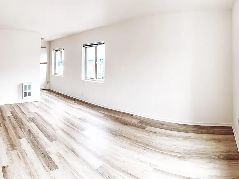 Park Tower Apartments — Photo 103