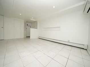 2328 36th St, Astoria, NY 11105