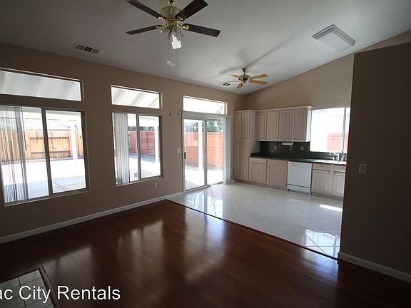 3rd image of 9134 Lucchesi Dr