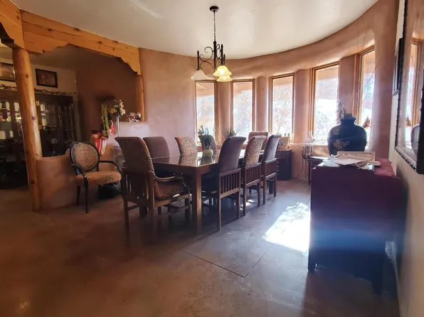 450 Hathaway Cir, Los Lunas, NM 87031