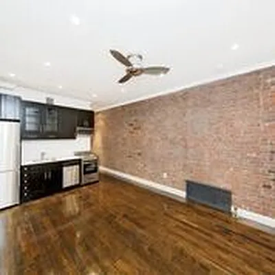 Rented by Francine Realty | media 21