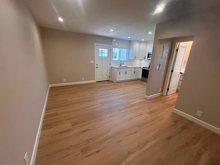 13833 Imperial Hwy #B — Photo 7