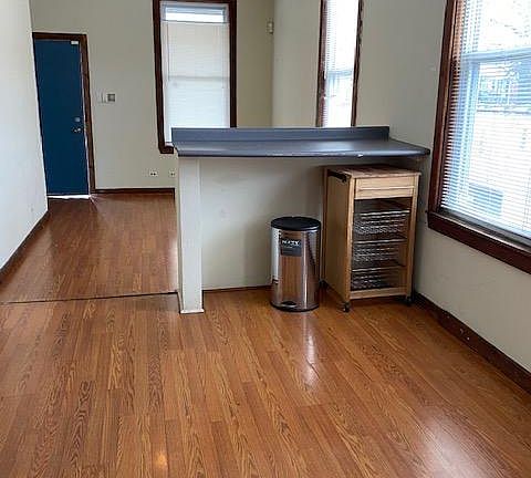 2nd image of 1946 W Belmont Ave Unit 1
