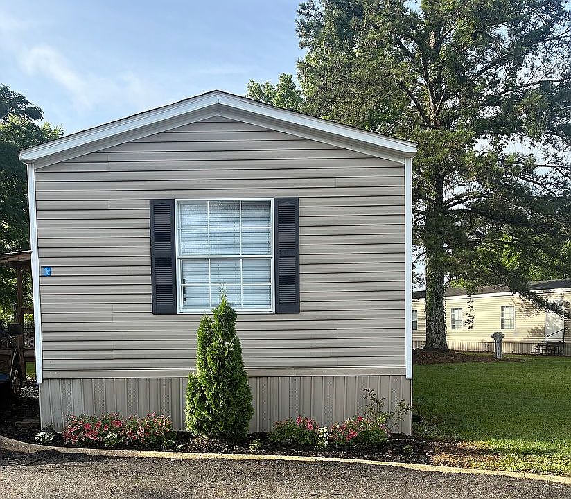 1st image of 1100 Stonegate Dr #132