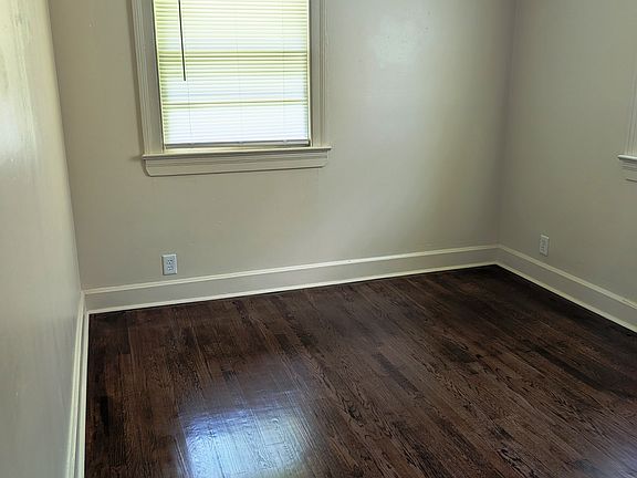 4th image of 904 Faison St E #B