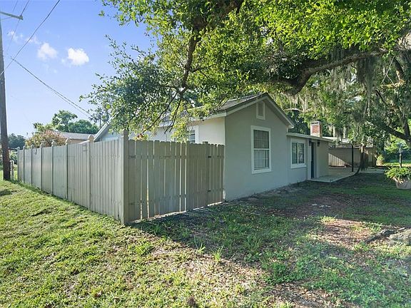 5th image of 929 ADRIAN COURT