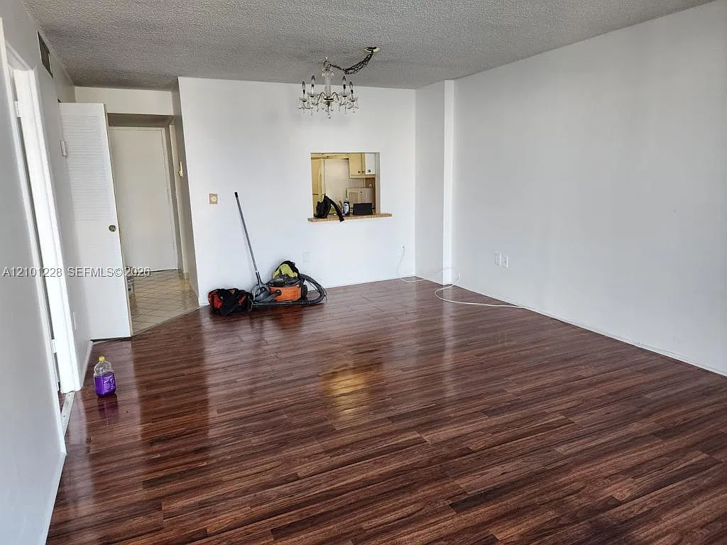 Windwood Condo — Photo 2