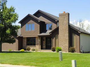 40 Bram Hall Dr, Rochester, NY 14626