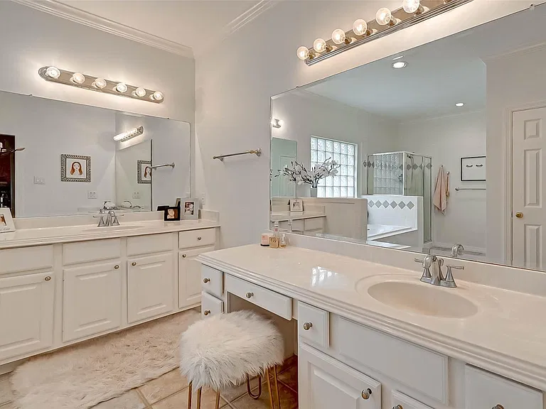5917 Dolores St #D — Photo 21