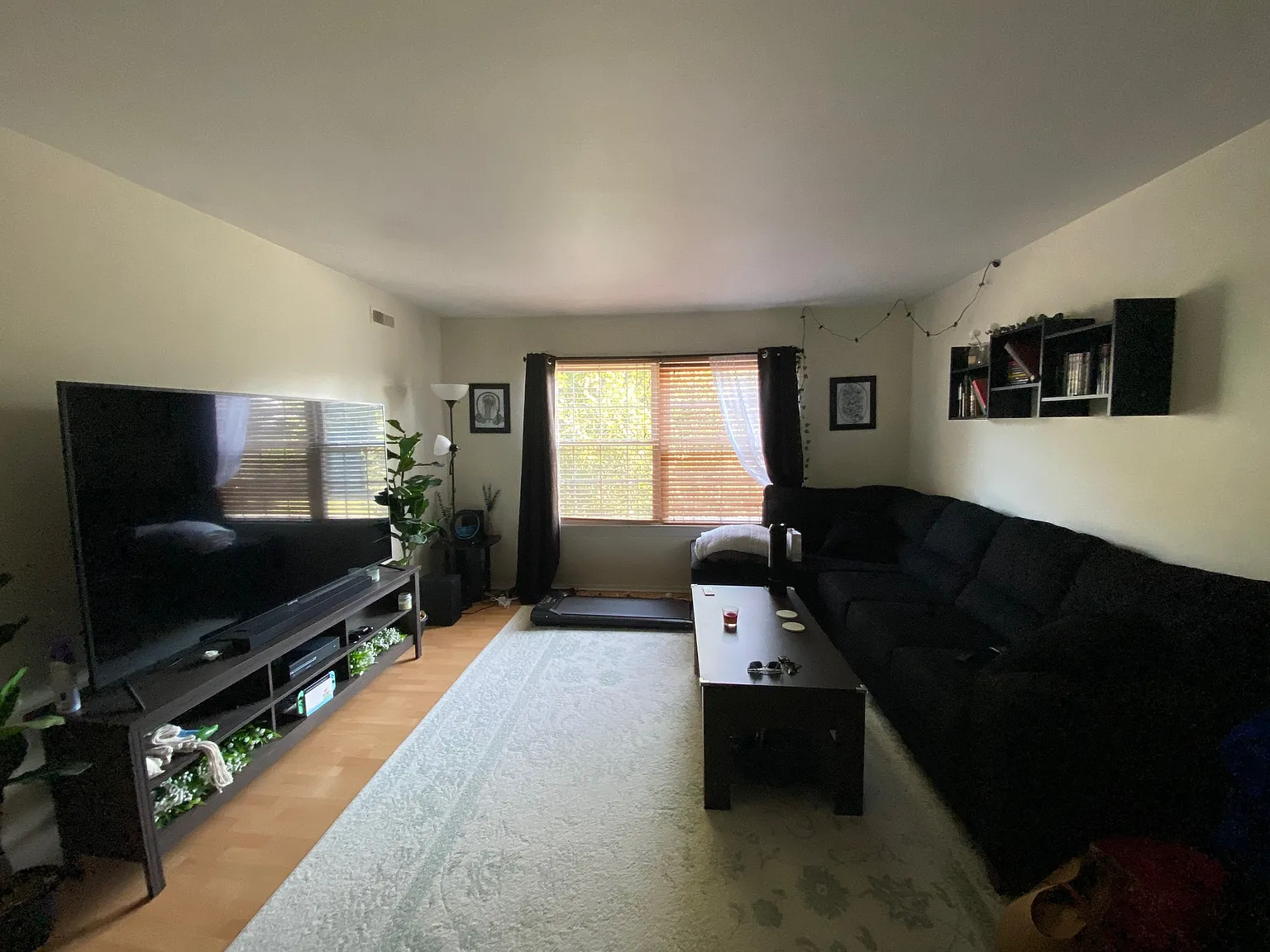 2 bed, 864 sqft, $1,300 — Photo 2
