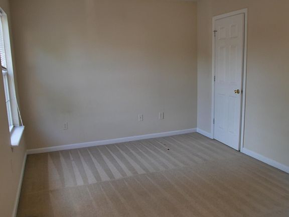 5th image of 215B University Ave