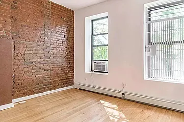 851 Hart Street, #2A