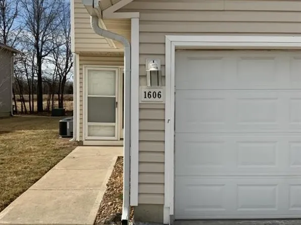 1616 Garden Ter, Harrisonville, MO 64701