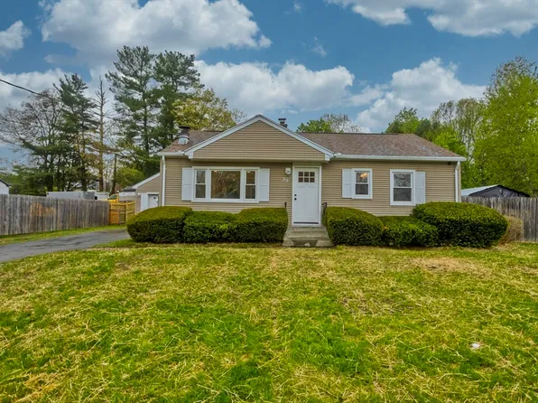 29 Birchwood Rd, Southwick, MA 01077