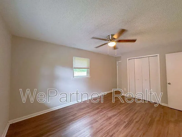 2223 Shamrock Dr — Photo 16