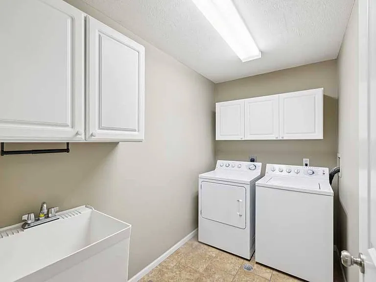 Stone Ridge Estates Apartments & Duplexes — Photo 171