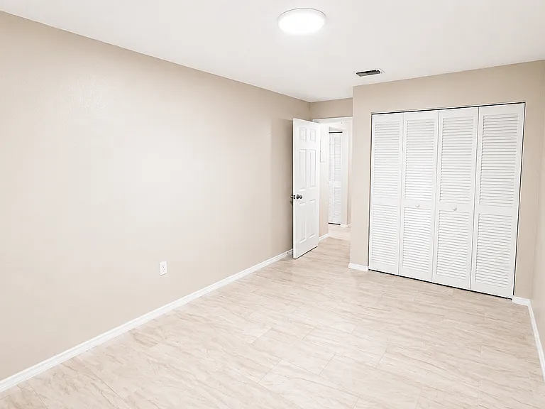 21150 Gertrude Ave #B4 — Photo 8