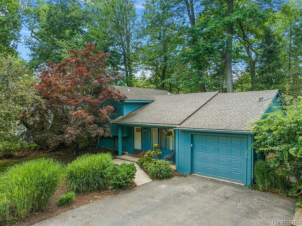 3796 Alcott, West Bloomfield, MI 48324 Zillow