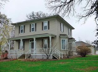 708 E Main St, Caledonia, MN 55921