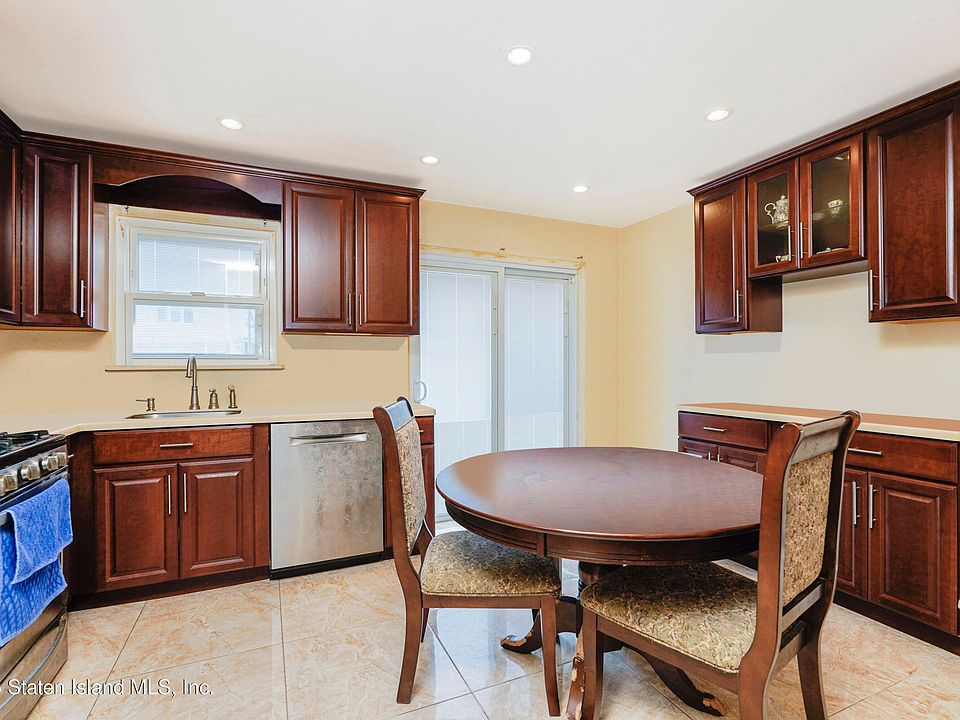 2nd image of 517 Buel Ave