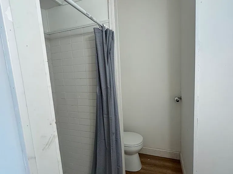 454 Lexington Ave — Photo 3