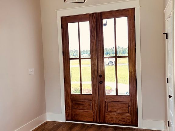 3rd image of 3509 Banks Way