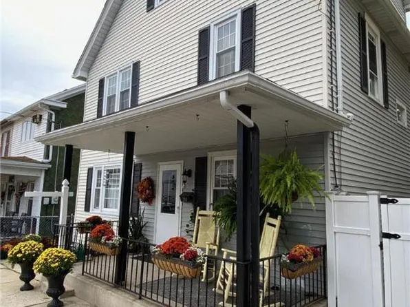 240 E Hazard St, Summit Hill, PA 18250