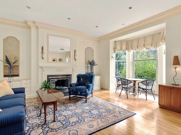 197 Commonwealth Ave APT 3, Boston, MA 02116