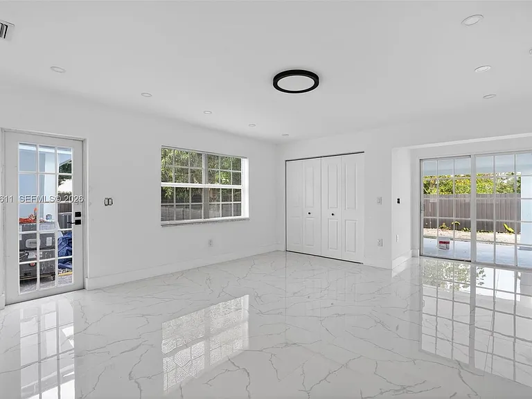 1920 SW 67th Ave — Photo 15