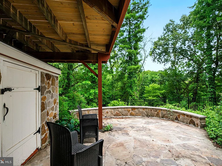 7317 Castleberg Ct — Photo 30