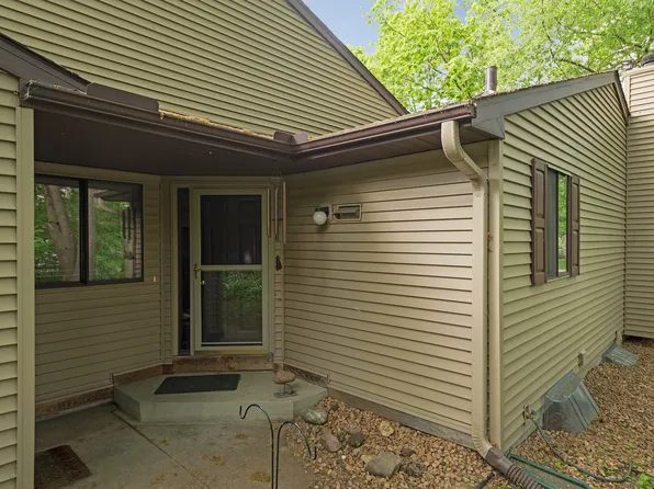 114 South Dr, Circle Pines, MN 55014