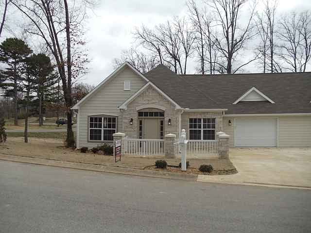 2nd image of 1725 Heern Dr