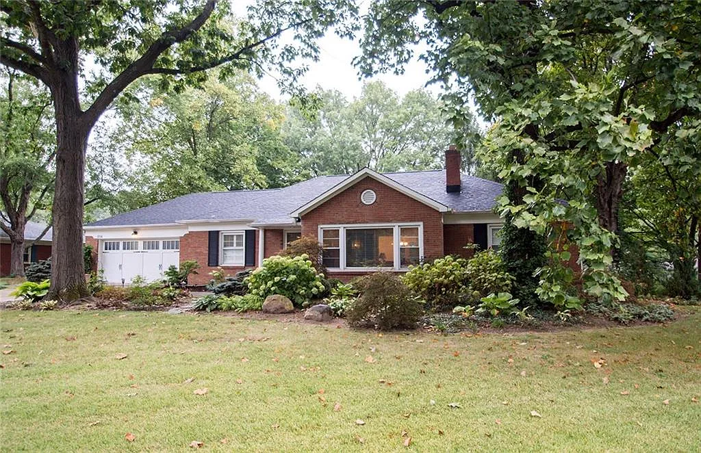 814 Forest Boulevard South Dr photo 1