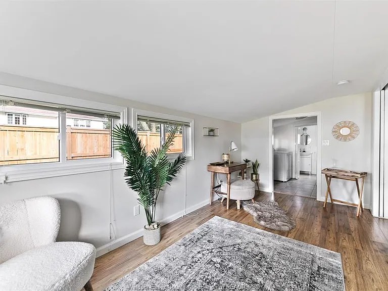 864 Lawrence Dr — Photo 14