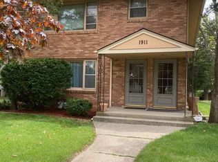 1911 E State St, Rockford, IL 61104
