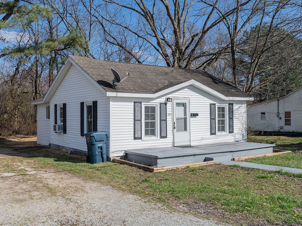 223 Cedar St, Hohenwald, TN 38462 Zillow